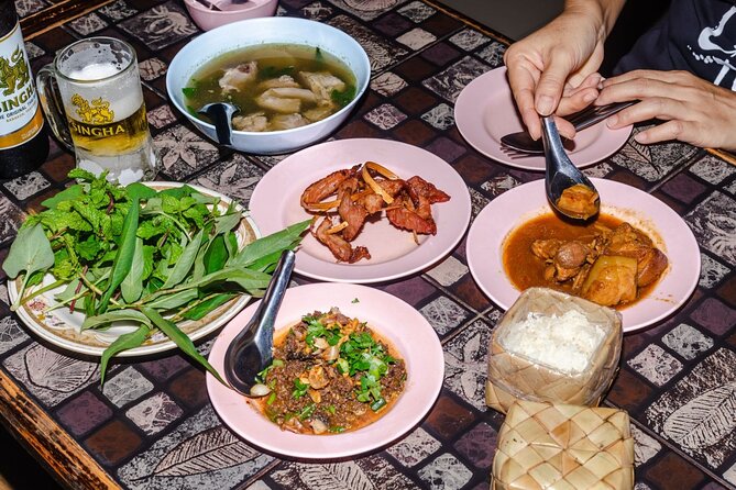 Northern Flavours Chiang Mai Food Tour with 15+ Tastings - The first hour: finding the city through food