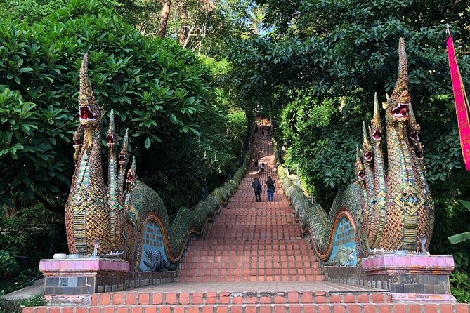 One Day Highlight of Chiang Mai - Wat Phra That Doi Suthep above Chiang Mai