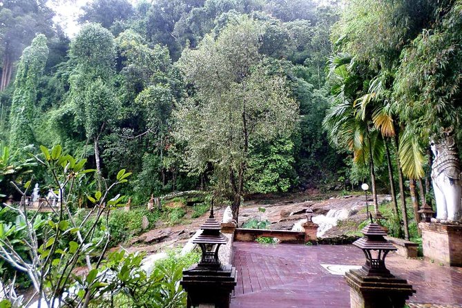 One Day Tour Doi Suthep Temple, Palad Temple, Orchid Farm, Longneck hill tribe village (Private tour) - The private car and guide make the day easier