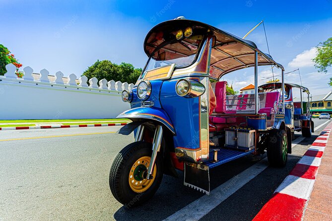 Private Chiang Mai Old City Half Day Tuk Tuk Tour - Wat Chedi Luang and the giant stupa
