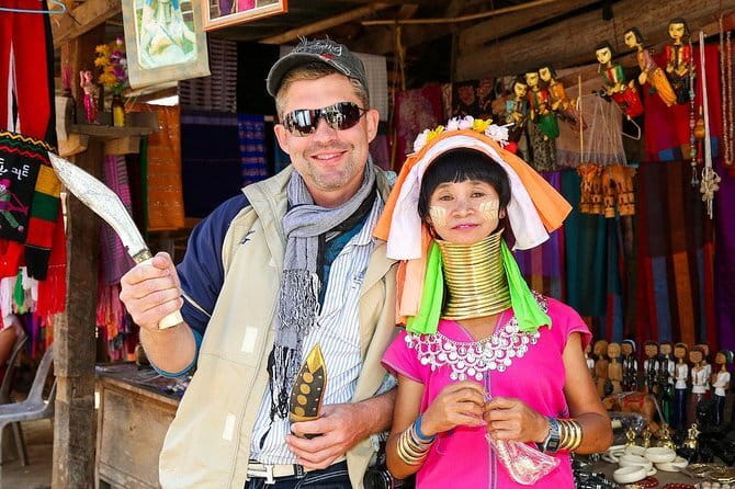 Private Day Tour Doi Suthep Temple and Handicraft Center - Who should book this day?