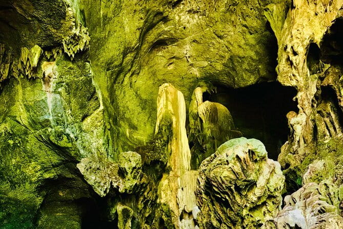 Private Guided Rainbow Cave Unseen Canyon and Lanna temple - Wat Ton Kwen, a quiet Lanna opening