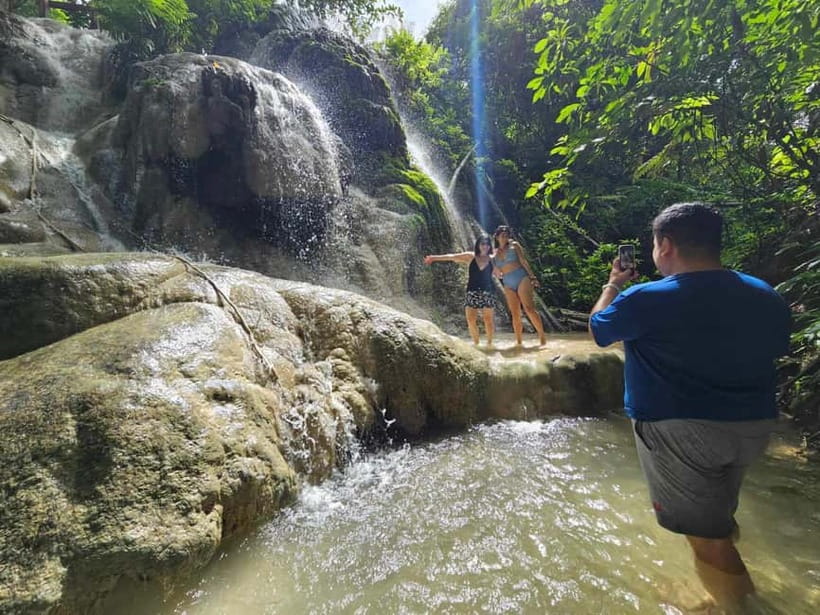 Private : Sticky Waterfall & Secret Temple & Karen Village. - Key points to know before you book