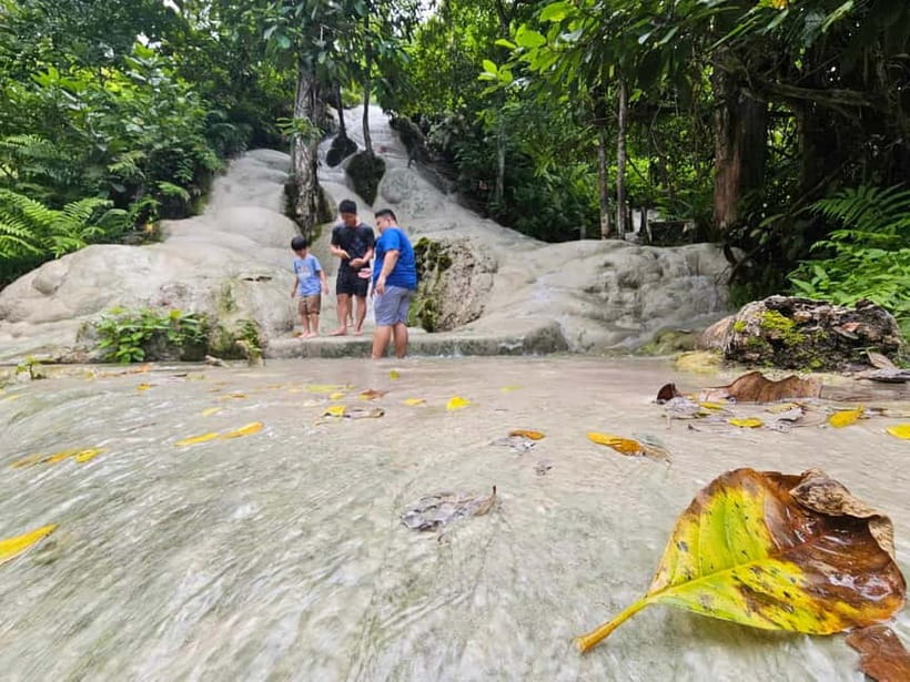 Private : Sticky Waterfall & Secret Temple & Karen Village. - Entering the forest cave temple