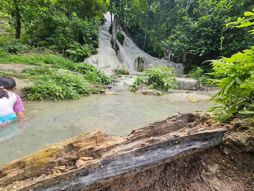 Private : Sticky Waterfall & Secret Temple & Karen Village. - Is the Karen village visit right for you?