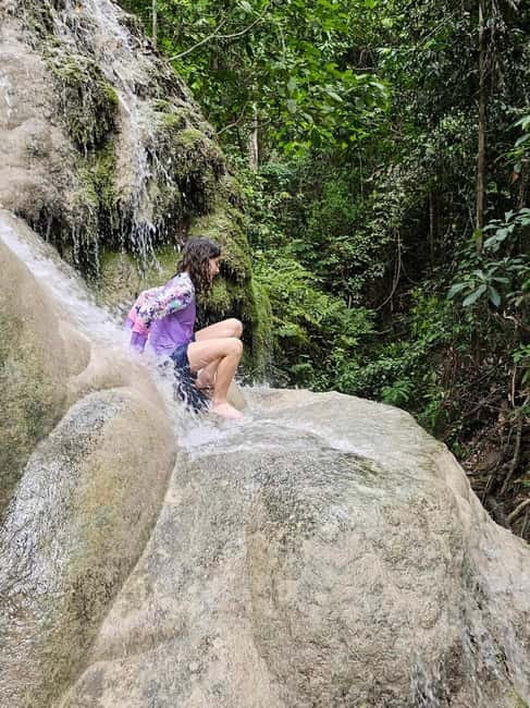 Private : Sticky Waterfall & Secret Temple & Karen Village. - Meeting a Karen community and seeing brass-ring traditions