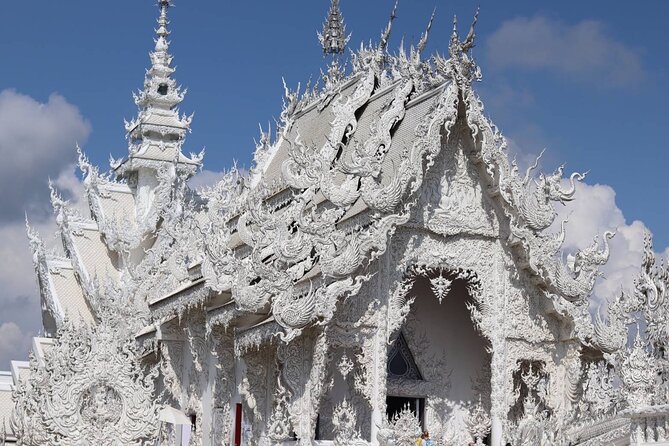 Private Tour Chiang Rai 3 Wonderful Temples & Lalitta Cafe - Key points to know before booking