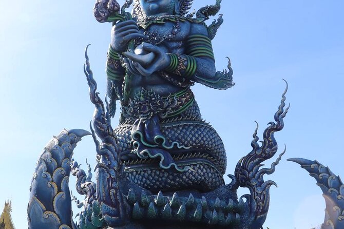 Private Tour Chiang Rai 3 Wonderful Temples & Lalitta Cafe - Wat Huay Pla Kang and the alternative Rainbow Temple