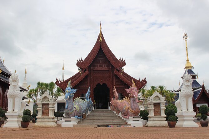 Private tour] Perfect day! Sticky waterfall + ChiangDao Cave + Wat BandenTemple - What the private format really adds