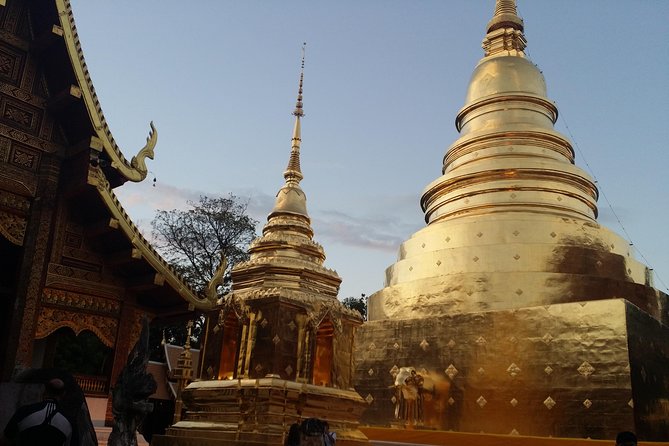 Private Tour: Sightseeing City walking Tour - Wat Phra Singh and the Phra Buddha Sihing