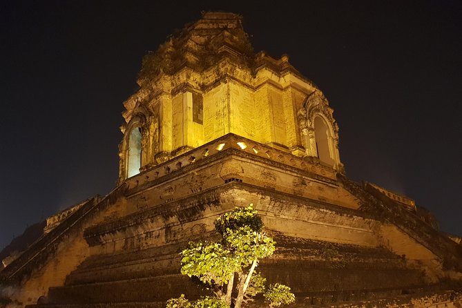 Private Tour: Sightseeing City walking Tour - Wat Chedi Luang: a strong first temple stop