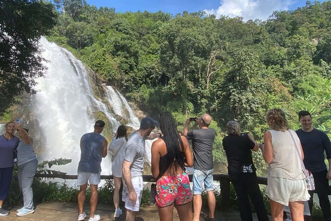 Private Tour to Doi Inthanon including Twins Pagodas and Hiking - Ban Mae Klang Luang and Karen village life