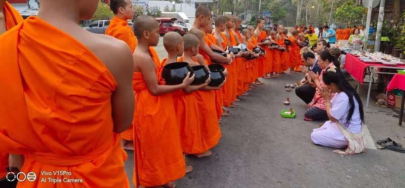 Spiritual Sunrise Wat Doi Suthep, Pha Lat, Alms & Meditation - Clothing, weather, and physical demands