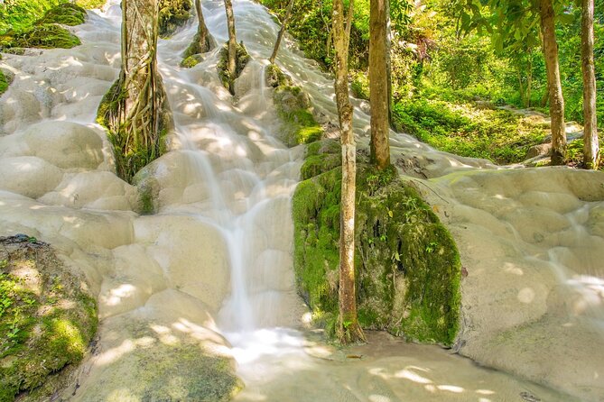 Sticky Waterfall Chiang Mai and Mae Ngat Boat Tour - Chedi Mae Krua Market and everyday local life