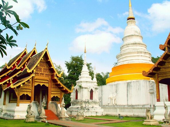 Sunlight or Moonlight: Chiang Mai City Tuk Tuk Tour - Why a Chiang Mai tuk-tuk tour works after sunset