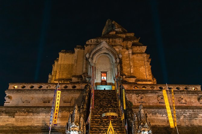 Sunlight or Moonlight: Chiang Mai City Tuk Tuk Tour - Warorot Market and the Flower Market
