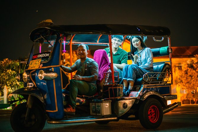Sunlight or Moonlight: Chiang Mai City Tuk Tuk Tour - The silver work of Wat Sri Suphan