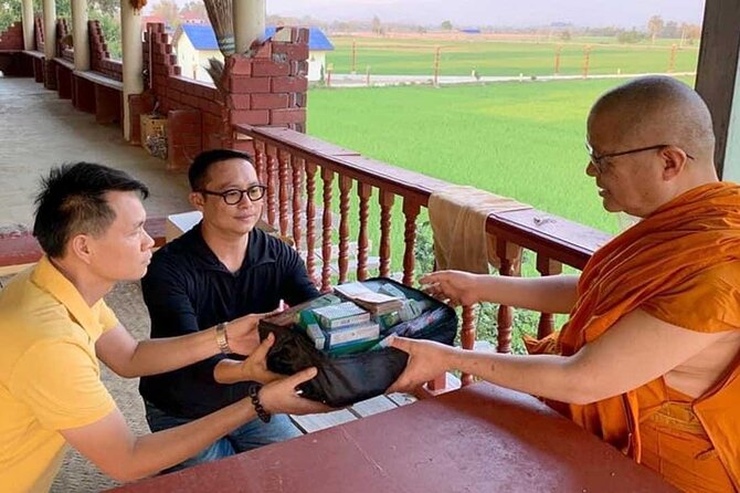 Talk to Buddhist monk & craft work in temple - A small group helps the conversation