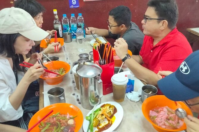 Taste of Chiang Mai: Michelin Guide Street Food Small Group 2Hr - Thana Ocha’s pink Yen Ta Fo