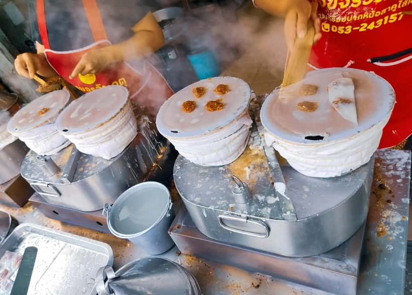 Taste of Chiang Mai: Michelin Guide & Street Food Tour - Meeting near Tha Pae Gate and walking toward Kad Luang