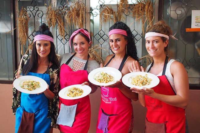 Tomyumthai Cooking Class in Chiang Mai - From Chiang Mai market to a family-style kitchen
