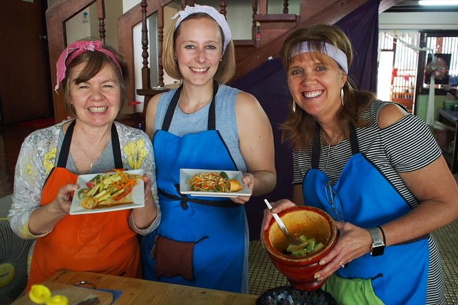 Tomyumthai Cooking Class in Chiang Mai - Choosing six dishes that fit your appetite
