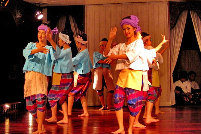 Traditional Khum Khantoke Dinner from Chiang Mai with Cultural Dance Show - Arriving at the Old Chiangmai Cultural Center