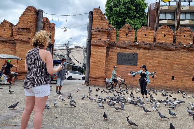 Unique Tour Unknown Chiang Mai - Starting with quiet lanes and local neighborhoods