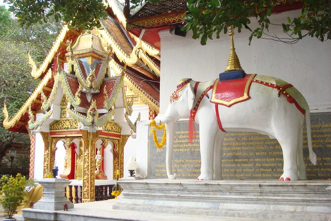 Wat Phra That Doi Suthep & Hmong Village Half Day Tour From Chiang Mai - Why this half-day pairing works
