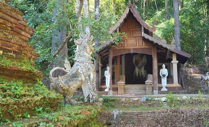 Wat Phra That Doi Suthep & Wat Pha lat Evening Tour & Guide - Who should book this temple evening